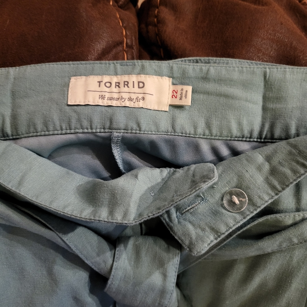 Linen lightly lined dressy shorts